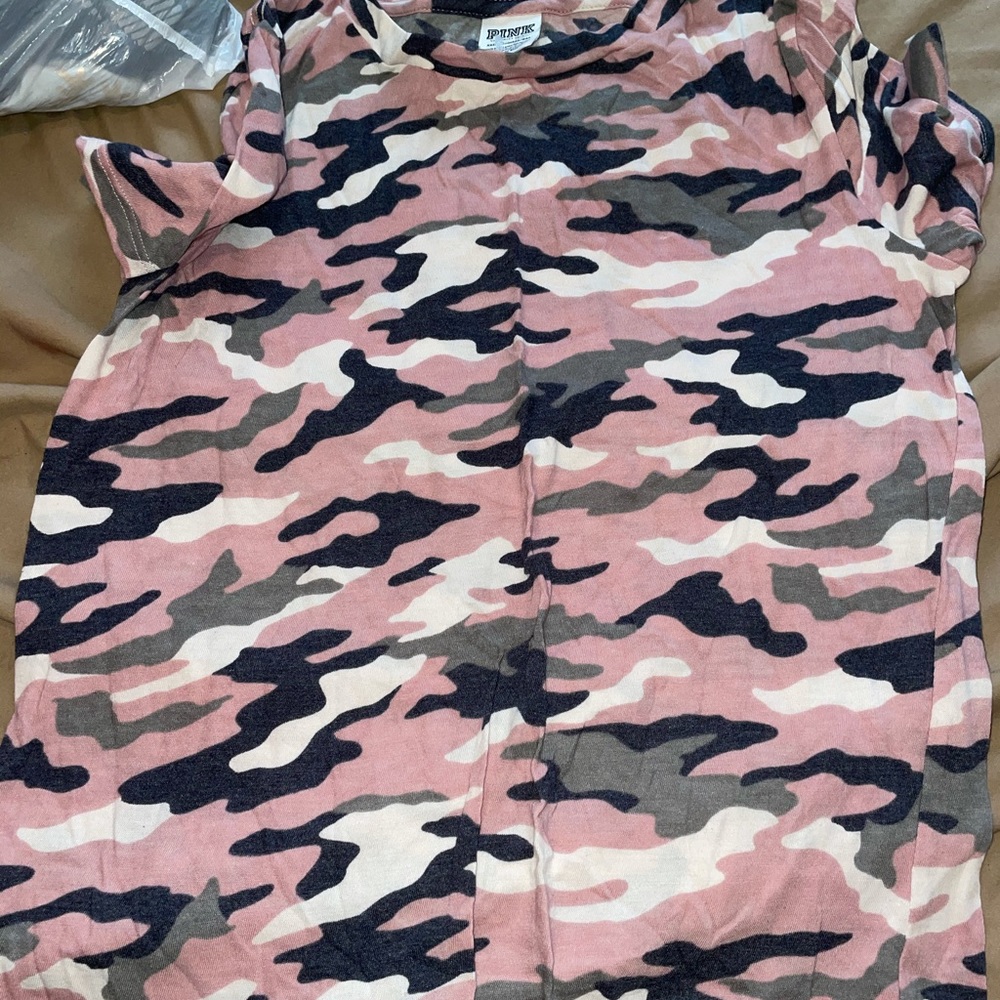 pink shirt